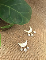 Load image into Gallery viewer, Bamboo Drop with Shell Earrings
